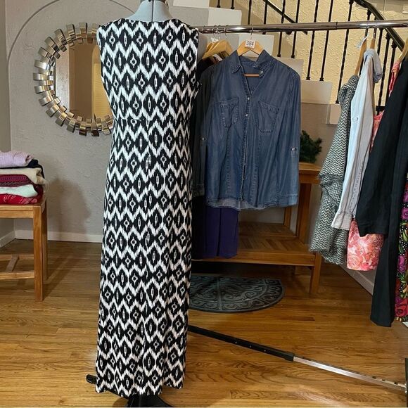 Laura Ashley maxi dress black and white - Picture 5 of 7